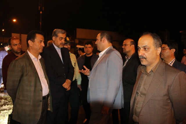 بازدید سحرگاه فرماندار، شهردار و اعضای شورای اسلامی شهر لاهیجان از سنگ فرش و احداث سرعت کاه در ورودی میدان  ابریشم از سمت آستانه اشرفیه